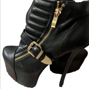 Black and gold,Platform, High,spike heel bootie.